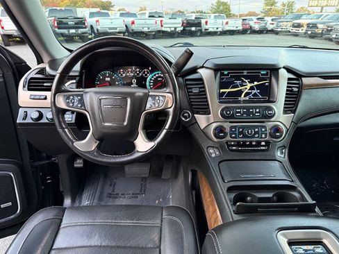 Used 2019 GMC Yukon XL Denali w/ Denali Ultimate Package image 27