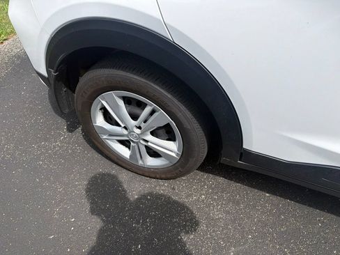Used 2024 Nissan Kicks S FWD image 3