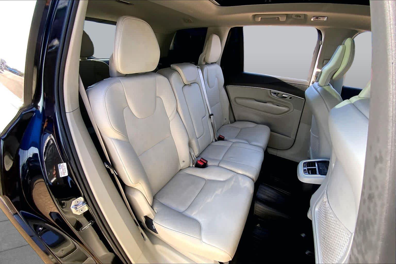Used 2020 Volvo XC90 T5 Momentum w/ Protection Package Premier FWD image 21