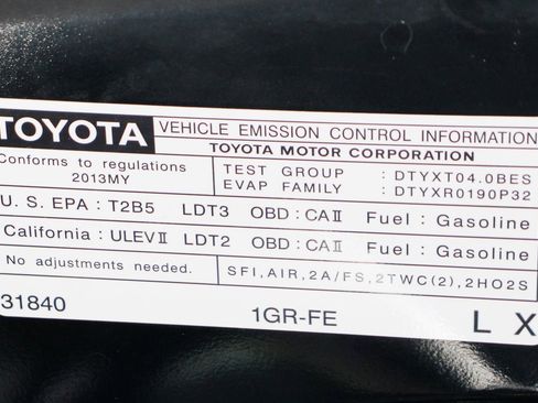 Used 2013 Toyota 4Runner SR5 image 12