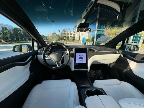 Used 2017 Tesla Model X 100D image 11