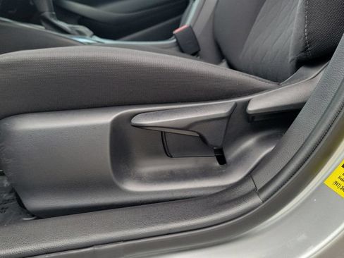 Certified 2025 Toyota Corolla LE FWD image 15