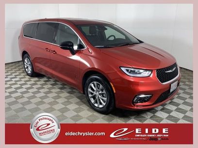 New 2026 Chrysler Pacifica Select