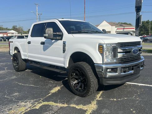 Used 2018 Ford F250 XLT w/ XLT Value Package AWD/4WD image 3