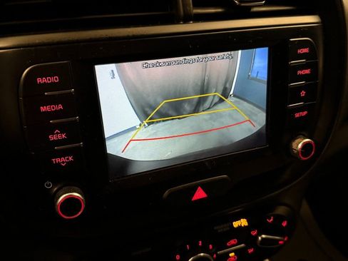 Used 2020 Kia Soul LX FWD image 12