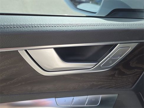 Used 2021 Audi A6 Premium Plus w/ Premium Plus Package image 20