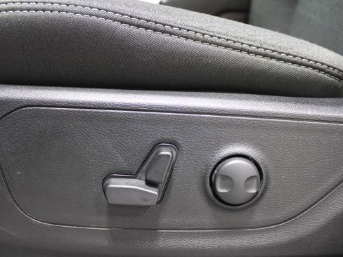 Used 2025 RAM 1500 Big Horn AWD/4WD image 18
