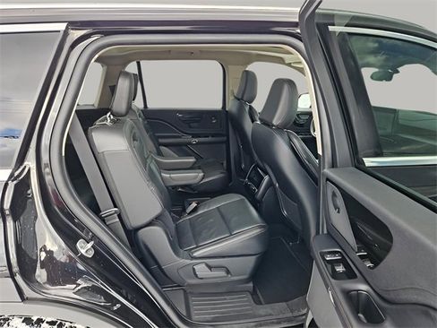 Used 2022 Lincoln Aviator Reserve image 13