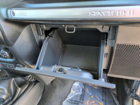 Used 2014 Jeep Wrangler Unlimited Sahara w/ Connectivity Group image 29