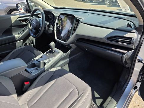 Used 2025 Subaru Crosstrek 2.0i Premium image 9