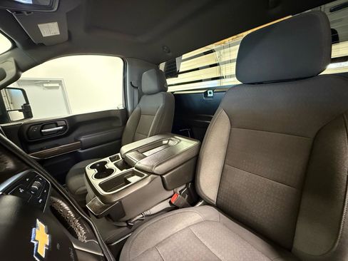 Used 2022 Chevrolet Silverado 3500 LT w/ Convenience Package image 13