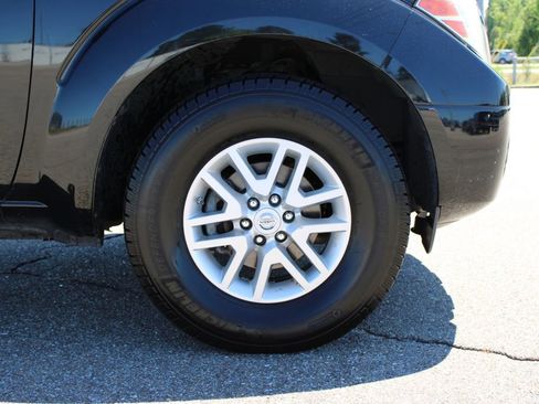 Used 2016 Nissan Frontier SV RWD image 5