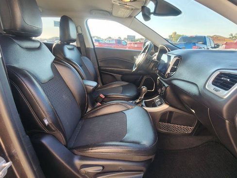Used 2018 Jeep Compass Latitude w/ Popular Equipment Group FWD image 17