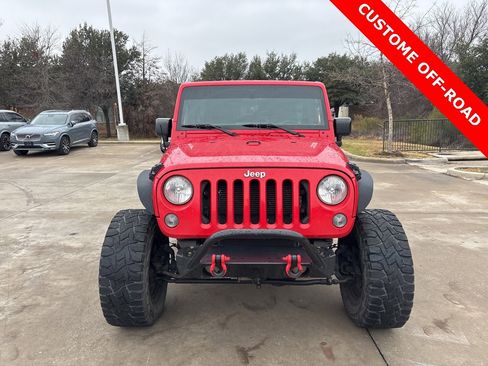 Used 2016 Jeep Wrangler Unlimited Rubicon w/ Connectivity Group image 2