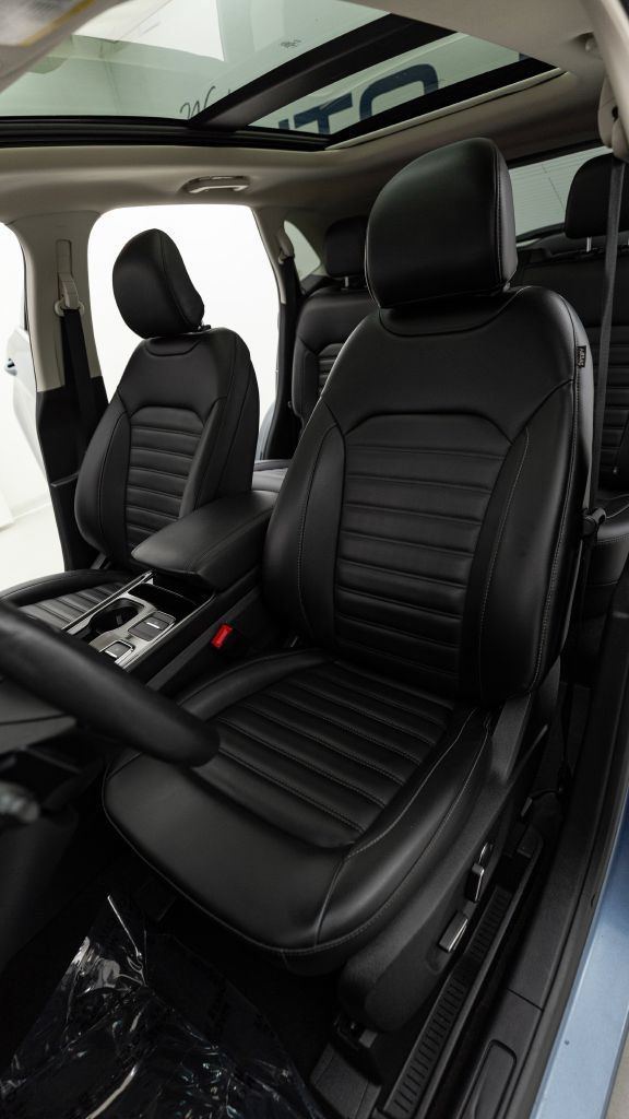 Used 2019 Ford Edge SEL w/ Equipment Group 201A AWD/4WD image 30