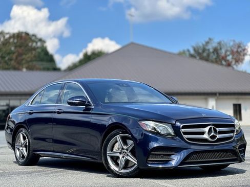 Used 2020 Mercedes-Benz E 350 4MATIC Sedan image 3