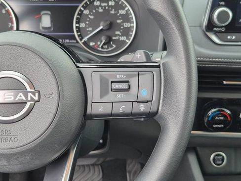 Used 2023 Nissan Rogue SV FWD image 18