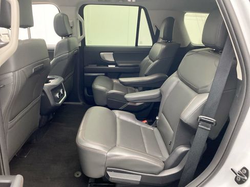 Used 2025 Ford Expedition Active AWD/4WD image 25