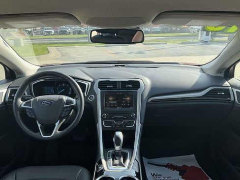 Used 2016 Ford Fusion SE w/ Equipment Group 502A image 13