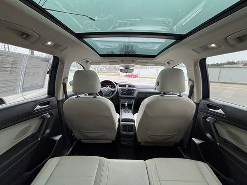 Used 2020 Volkswagen Tiguan SEL image 17