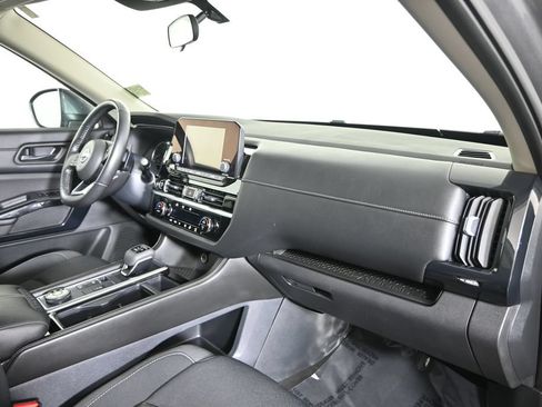 Used 2024 Nissan Pathfinder SV w/ SV Premium Package AWD/4WD image 14