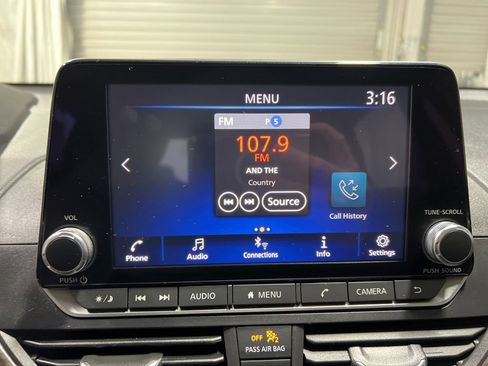 Used 2024 Nissan Altima 2.5 SV FWD image 33