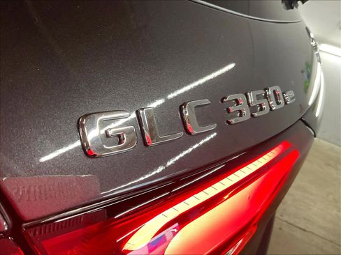Used 2025 Mercedes-Benz GLC 350e 4MATIC image 10
