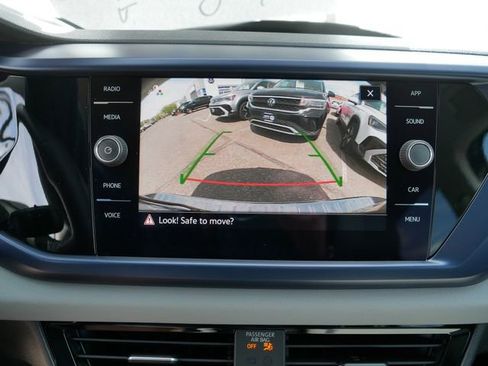 Certified 2023 Volkswagen Taos SE w/ Panoramic Sunroof Package AWD/4WD image 36