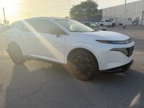 Used 2025 Nissan Murano Platinum w/ Cargo Package image 1