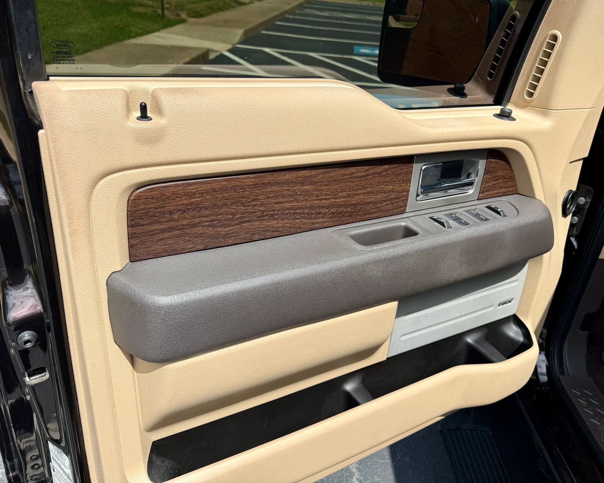 Used 2013 Ford F150 Lariat w/ Luxury Equipment Group AWD/4WD image 14