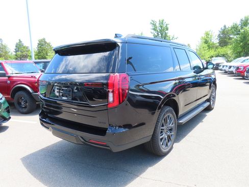 New 2026 Ford Expedition Max Platinum w/ Stealth Appearance Package AWD/4WD image 4