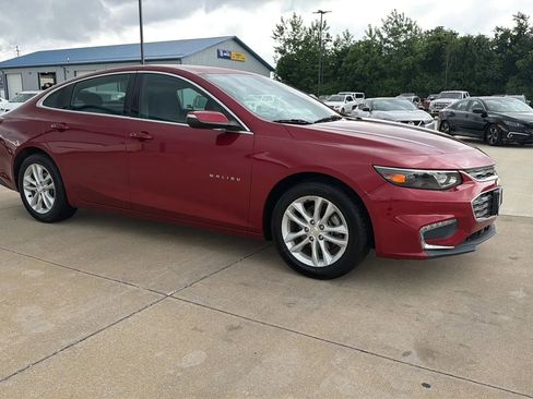 Used 2017 Chevrolet Malibu LT FWD image 10