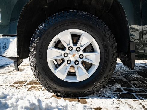 Used 2025 Chevrolet Silverado 1500 LT image 13