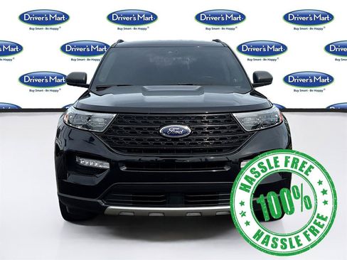 Used 2024 Ford Explorer XLT w/ Equipment Group 202A RWD image 2
