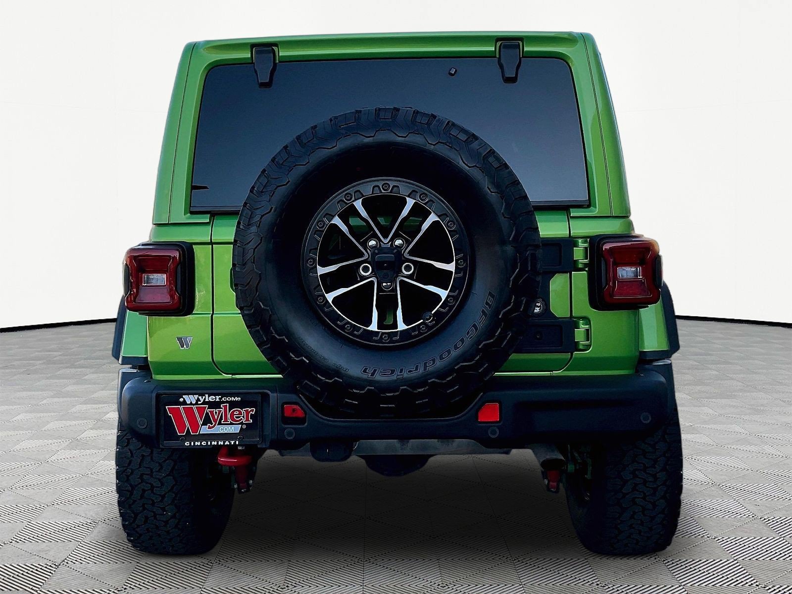 Used 2025 Jeep Wrangler Unlimited Rubicon AWD/4WD image 5