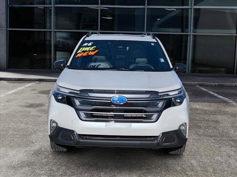 Used 2025 Subaru Forester Limited image 3