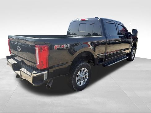 Used 2023 Ford F250 XLT w/ FX4 Off-Road Package AWD/4WD image 4