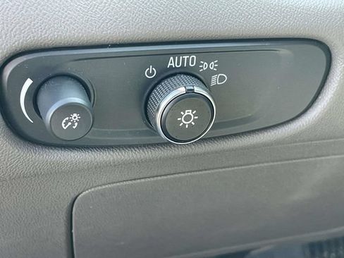 Used 2025 Chevrolet Malibu LT FWD image 18
