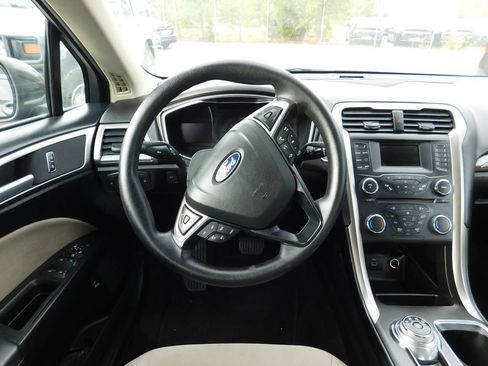 Used 2018 Ford Fusion S image 7