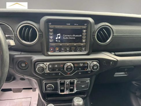 Used 2023 Jeep Wrangler Unlimited Sahara w/ Cold Weather Group AWD/4WD image 5