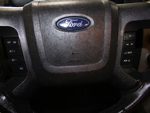 Used 2010 Ford Escape XLT FWD image 18