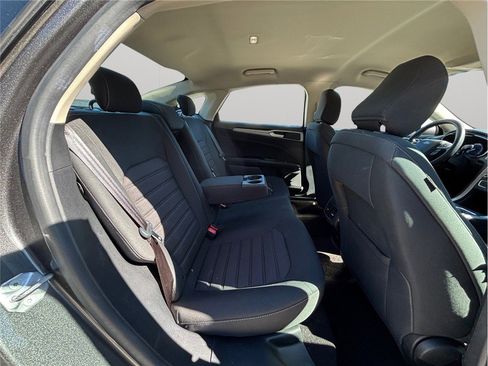 Used 2020 Ford Fusion SE image 38