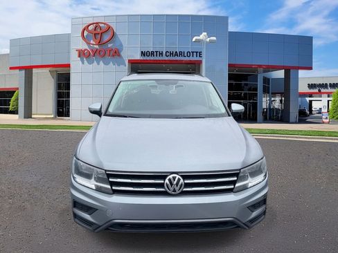 Used 2021 Volkswagen Tiguan SE w/ Panoramic Sunroof Package image 5