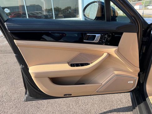 Used 2021 Porsche Panamera Base 4dr Sedan image 11