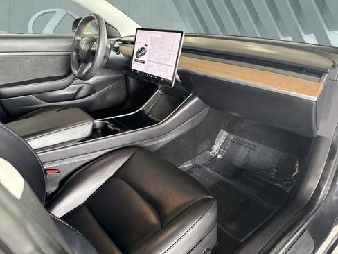 Used 2020 Tesla Model 3 Standard Range Plus image 29