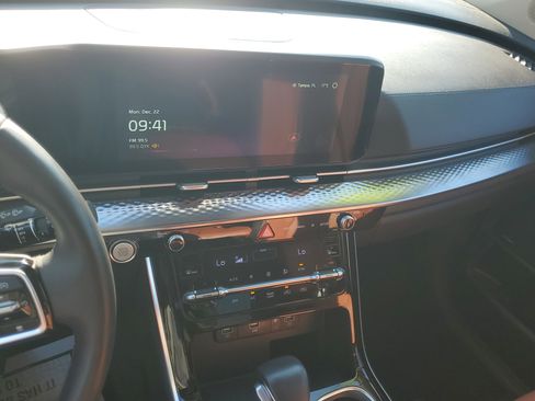 Used 2024 Kia Carnival SX Prestige image 24