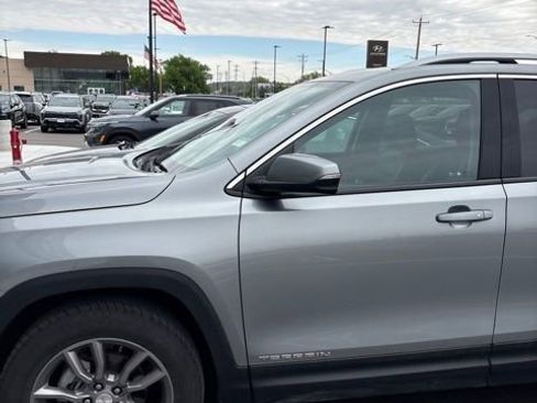 Used 2023 GMC Terrain SLT AWD/4WD image 5