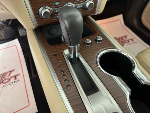 Used 2018 Nissan Pathfinder Platinum image 23