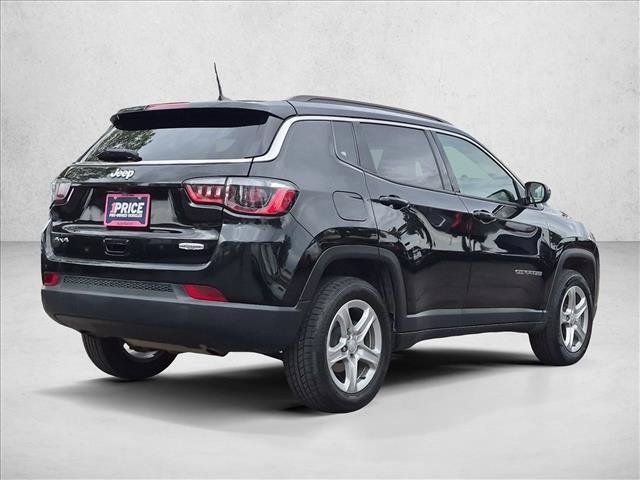 Used 2024 Jeep Compass Latitude AWD/4WD image 5