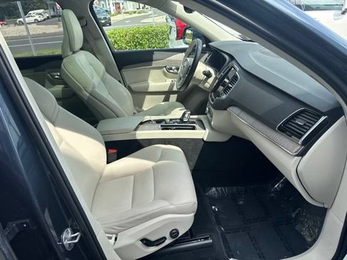 Used 2023 Volvo XC90 B6 Plus AWD/4WD image 14